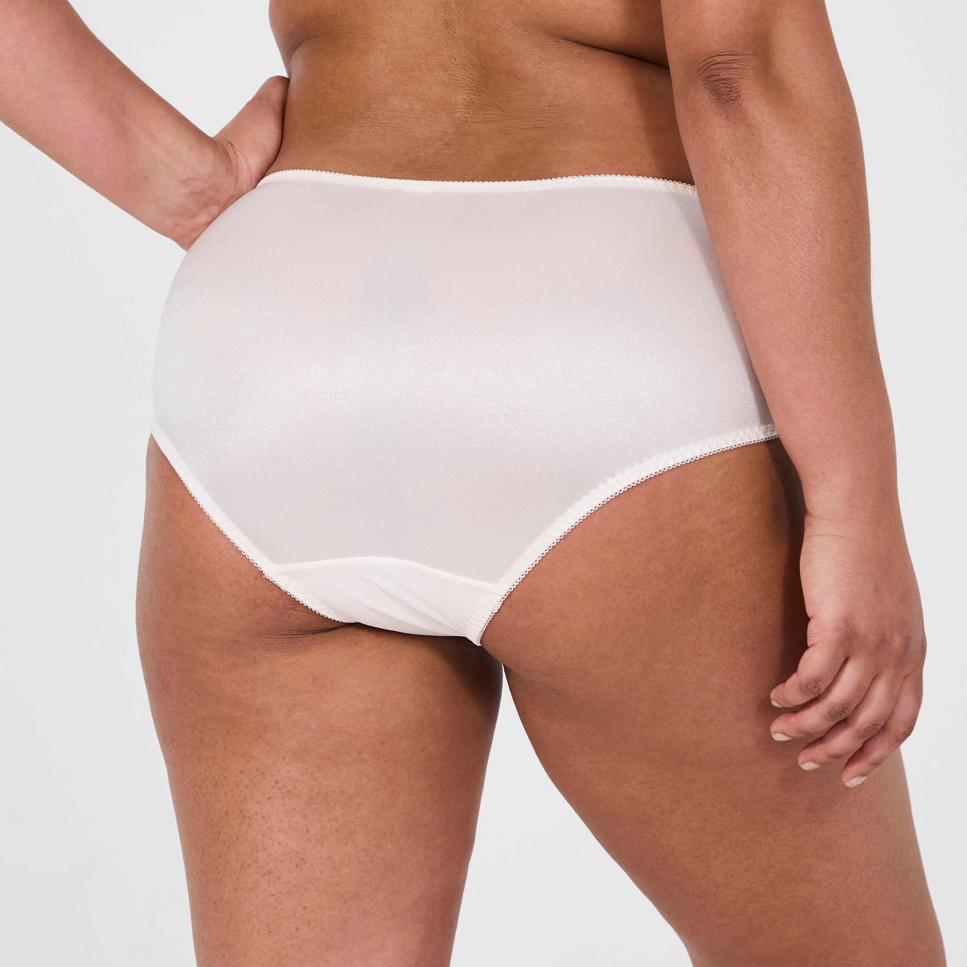 gaine emily nude rose dos