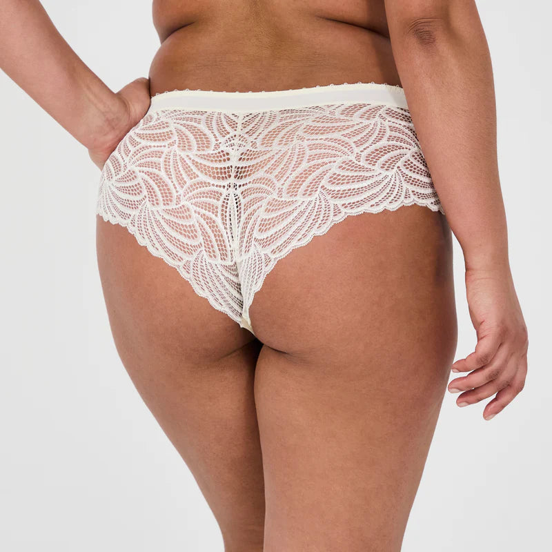 Lot de trois : 1 soutien-gorge + 1 slip  + 1 Shorty rose poudré Pampelune