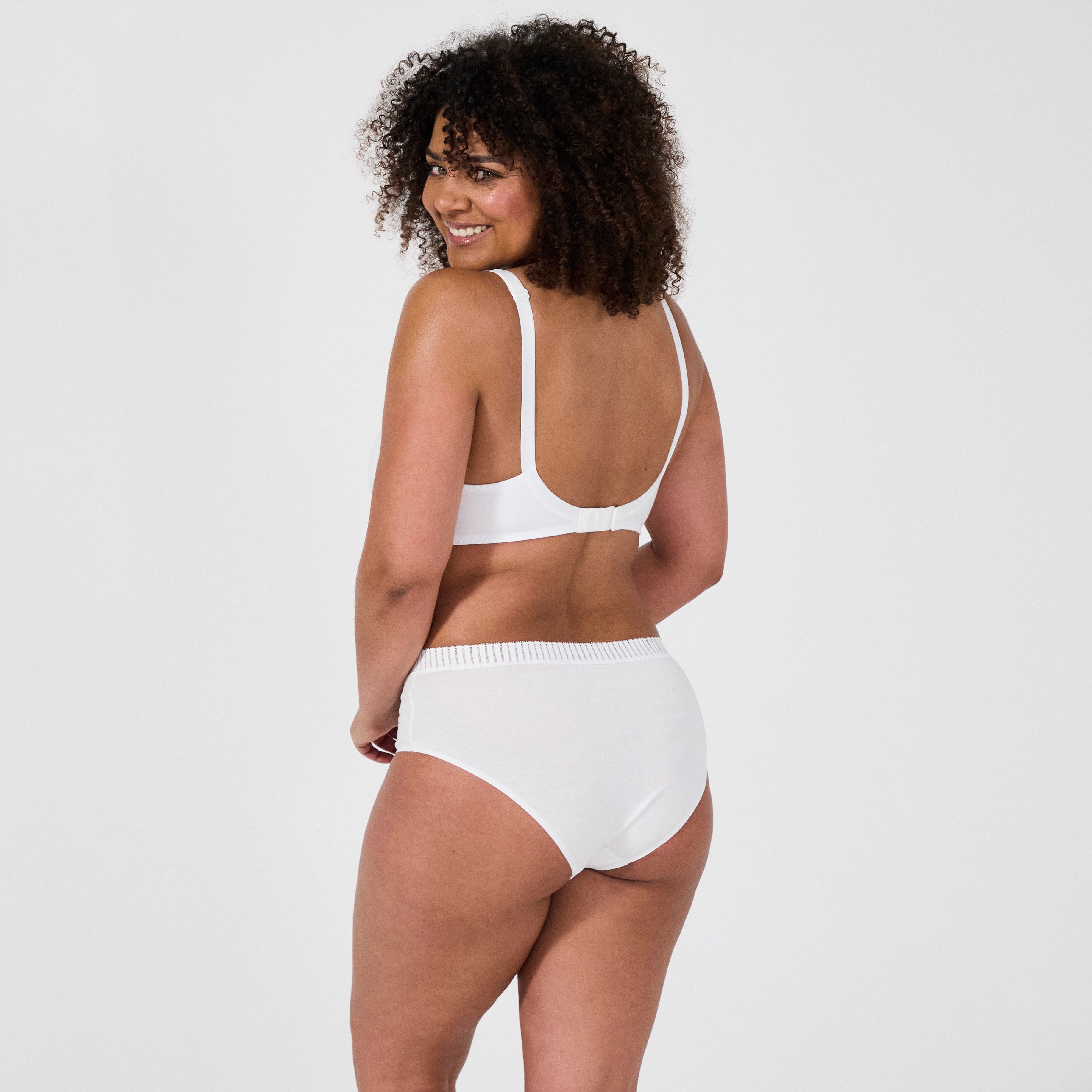 Just ideal white underwired bra with removable cups